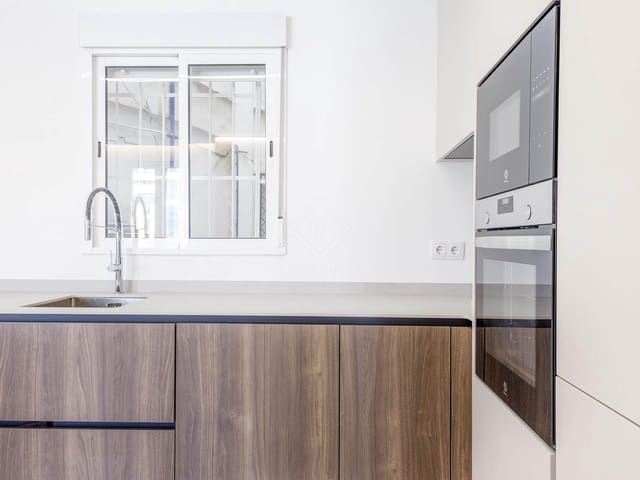 3 soverom Leilighet til leie i Valencia by - € 2 300 (Ref: 8937973)