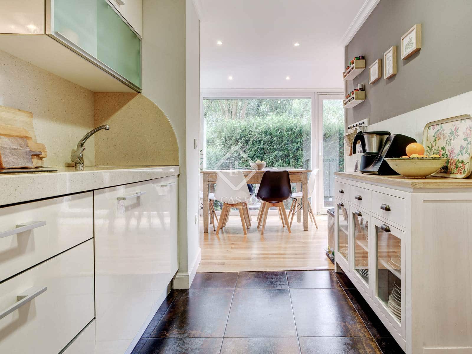 2 soveværelse Lejlighed til leje i Donostia-San Sebastian med garage - € 4.000 (Ref: 8939254)