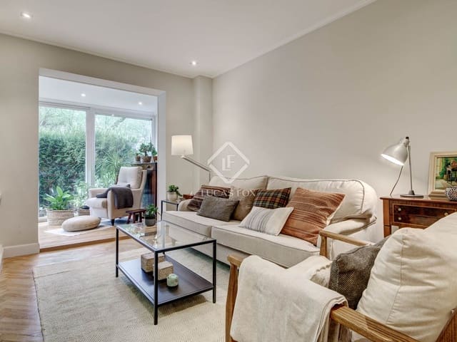 2 bedroom Apartment for rent in Donostia-San Sebastián with garage - € 4,000 (Ref: 8939254)