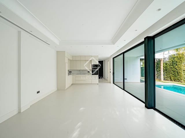 Chalet de 4 habitaciones en Marbella en venta con piscina garaje - 3.500.000 € (Ref: 8941887)