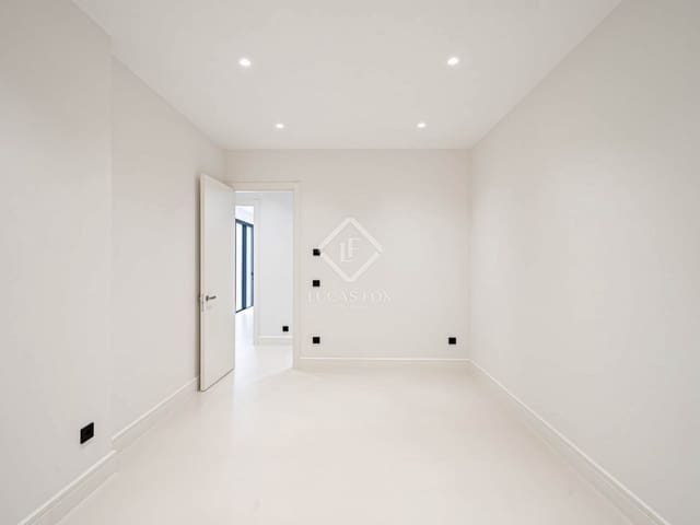 Chalet de 4 habitaciones en Marbella en venta con piscina garaje - 3.500.000 € (Ref: 8941887)