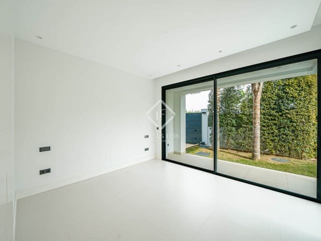 Chalet de 4 habitaciones en Marbella en venta con piscina garaje - 3.500.000 € (Ref: 8941887)