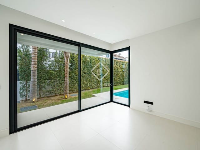 Chalet de 4 habitaciones en Marbella en venta con piscina garaje - 3.500.000 € (Ref: 8941887)