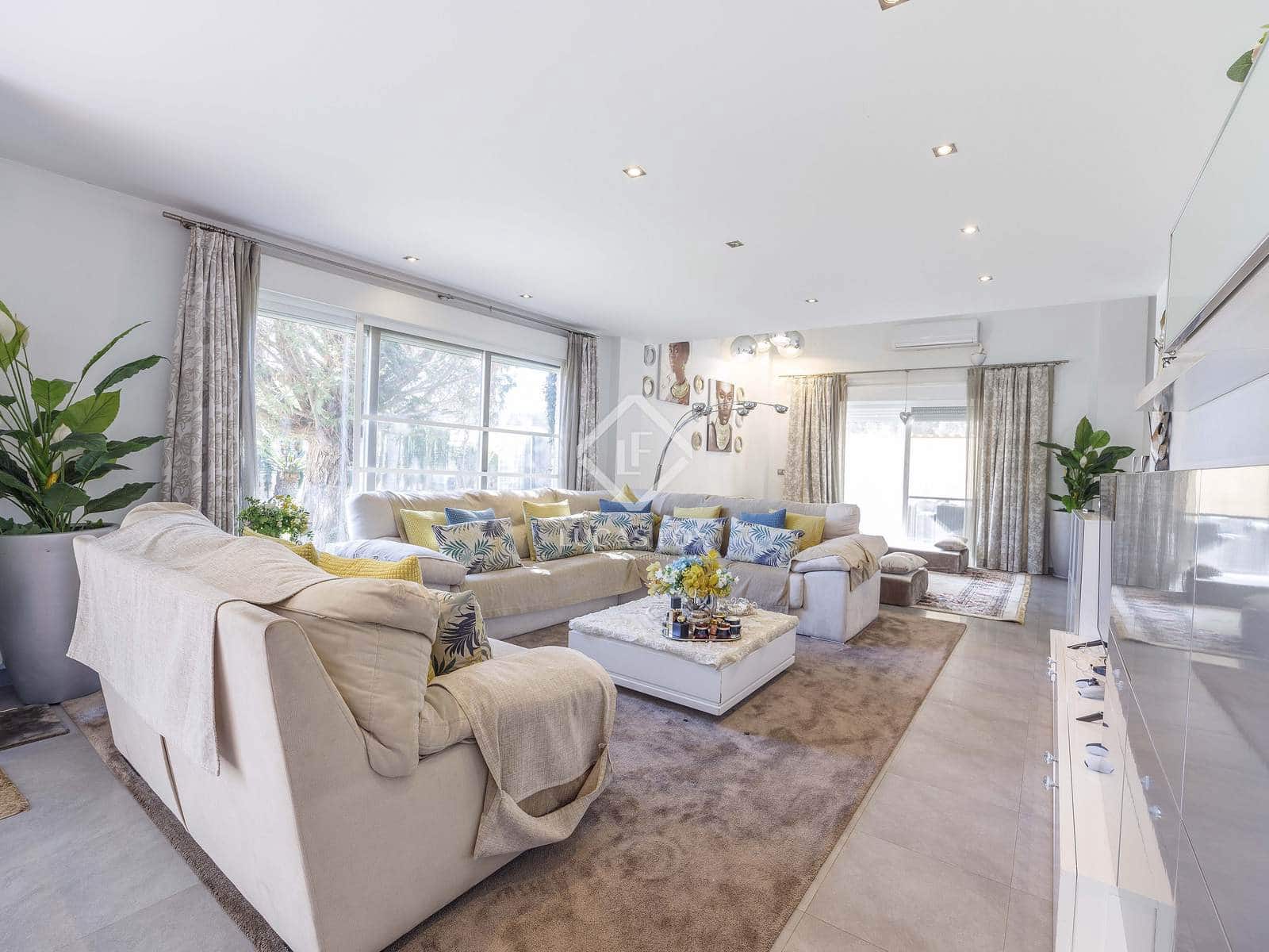 6 soveværelse Villa til salg i Betera med swimmingpool garage - € 1.115.000 (Ref: 8942070)