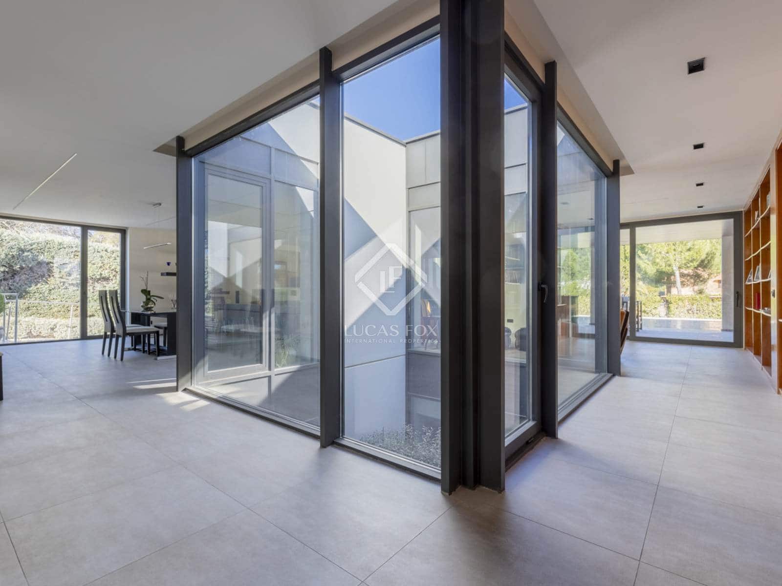 5 soveværelse Villa til salg i Boadilla del Monte med swimmingpool garage - € 2.670.000 (Ref: 8942071)