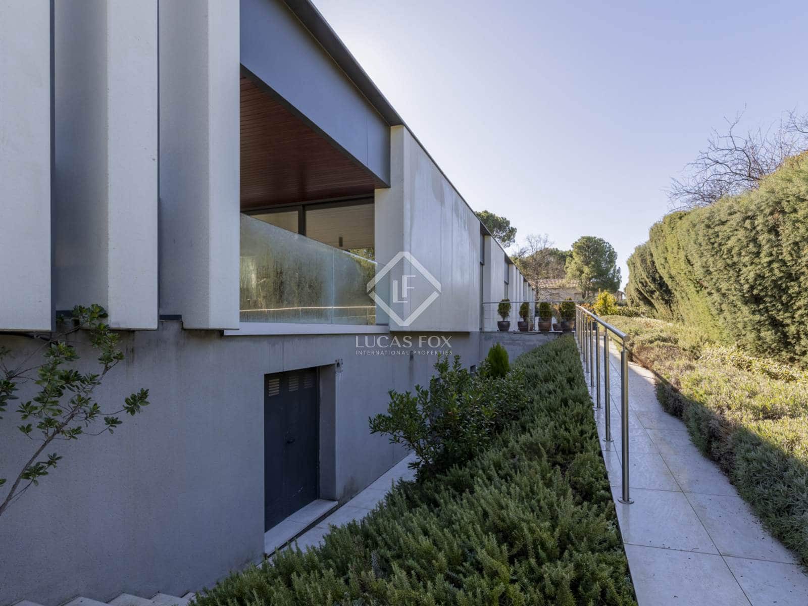 5 soveværelse Villa til salg i Boadilla del Monte med swimmingpool garage - € 2.670.000 (Ref: 8942071)