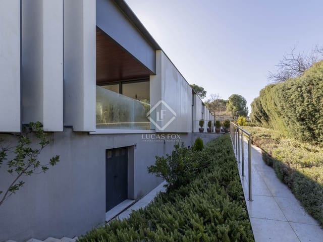 5 bedroom Villa for sale in Boadilla del Monte with pool garage - € 2,670,000 (Ref: 8942071)