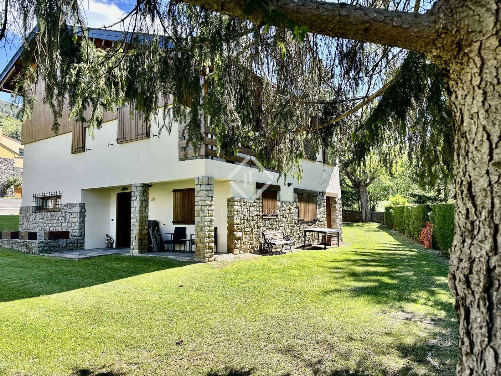 3 soverom Leilighet til salgs i Alp med garasje - € 460 000 (Ref: 8942274)