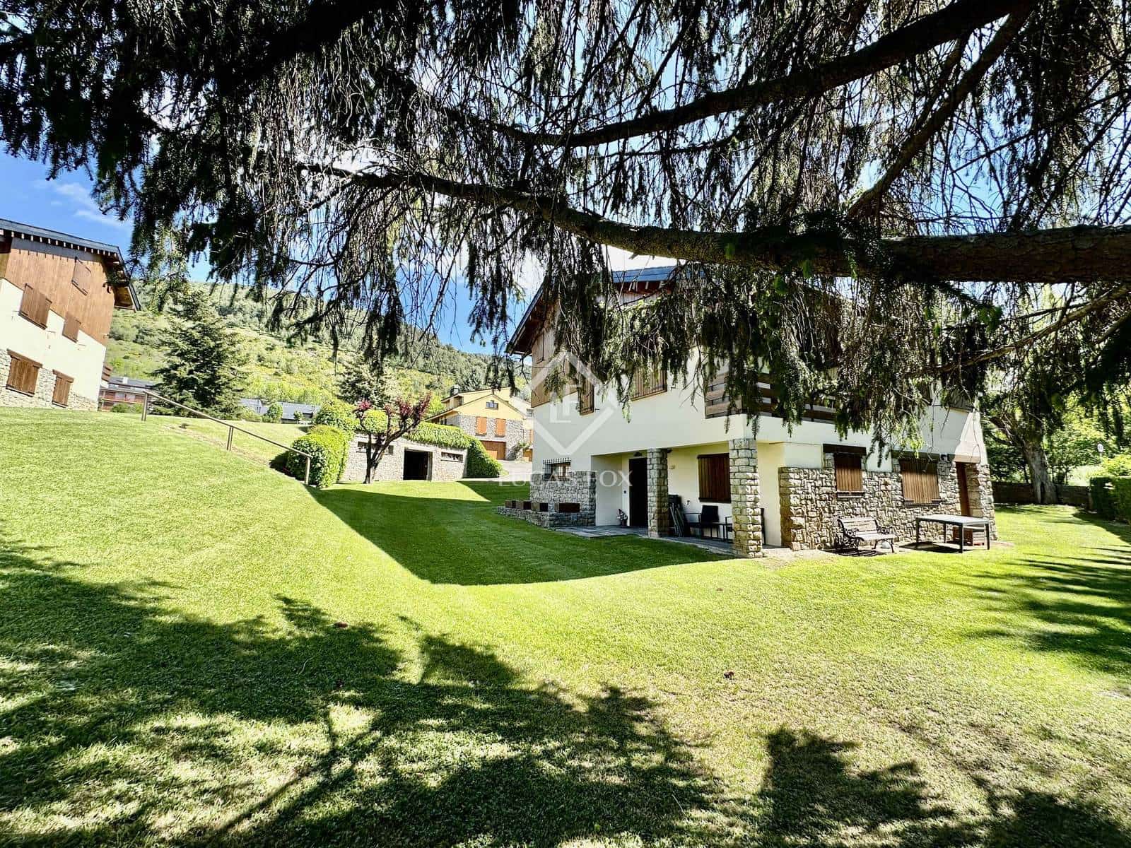 3 soverom Leilighet til salgs i Alp med garasje - € 460 000 (Ref: 8942274)