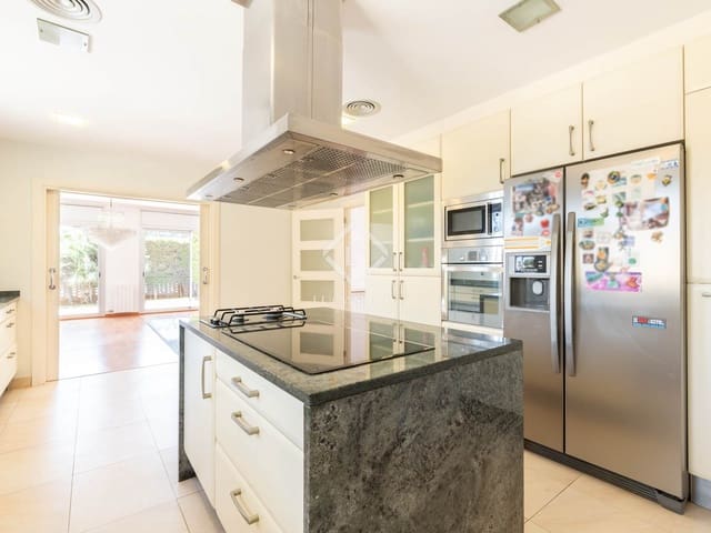 5 Zimmer Villa zu verkaufen in Castelldefels mit Garage - 1.900.000 € (Ref: 8944932)