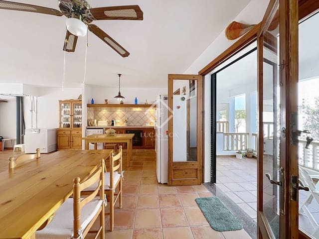 4 chambre Villa/Maison à vendre à Mahón / Maó avec garage - 850 000 € (Ref: 8945503)