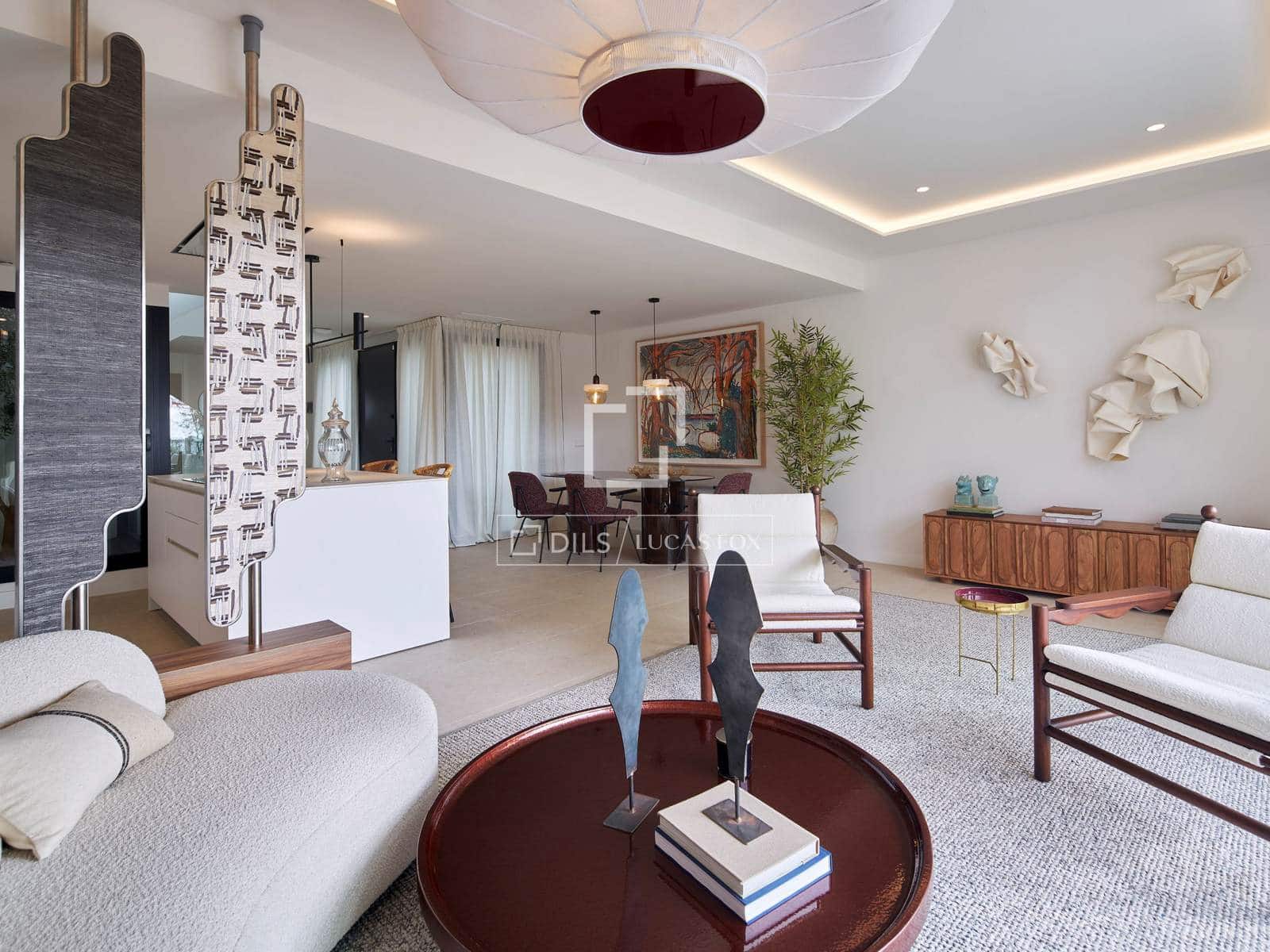 4 bedroom Villa for sale in Madrid city with pool garage - € 1,080,000 (Ref: 8947101)
