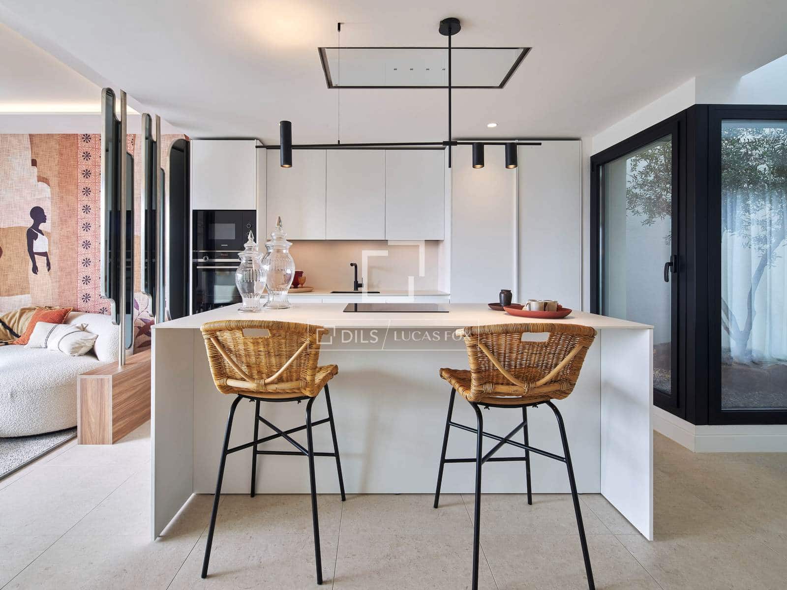 4 bedroom Villa for sale in Madrid city with pool garage - € 1,080,000 (Ref: 8947101)