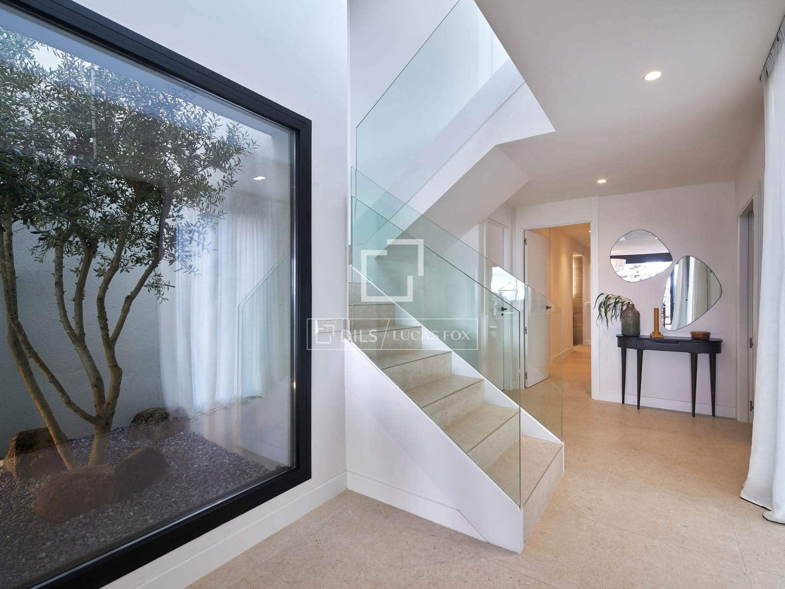 4 bedroom Villa for sale in Madrid city with pool garage - € 1,080,000 (Ref: 8947101)