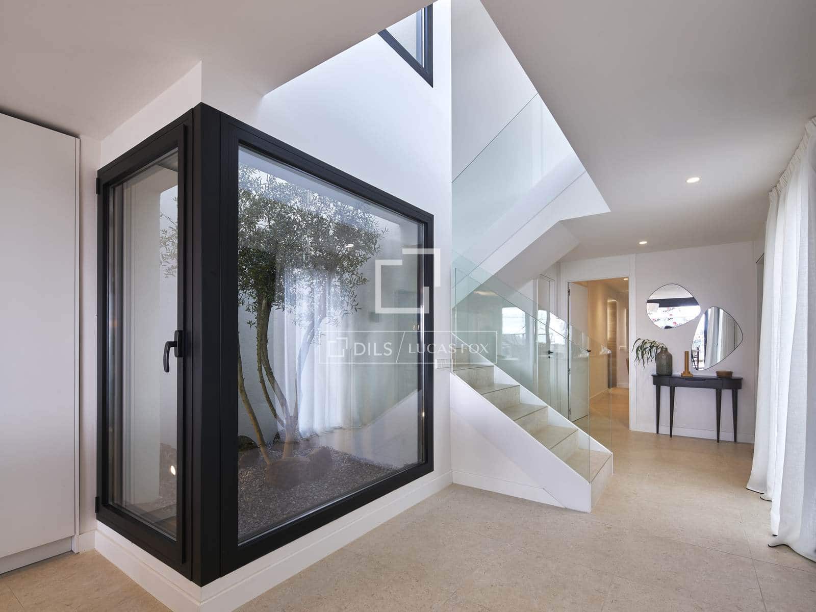 4 bedroom Villa for sale in Madrid city with pool garage - € 1,080,000 (Ref: 8947101)