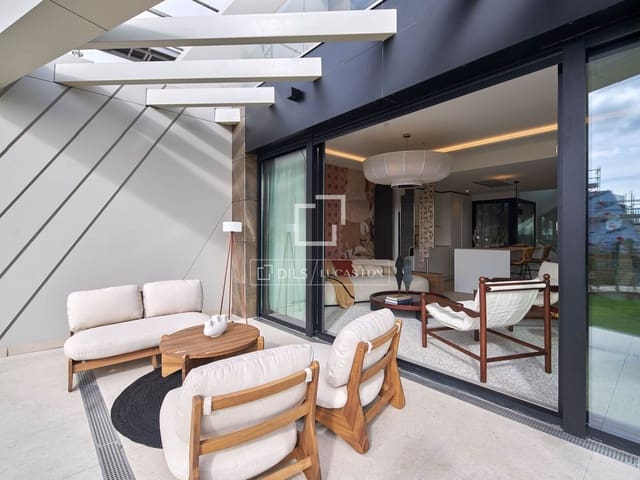 4 bedroom Villa for sale in Madrid city with pool garage - € 1,130,000 (Ref: 8947104)