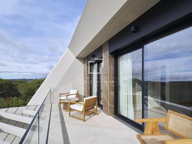 4 bedroom Villa for sale in Madrid city with pool garage - € 1,130,000 (Ref: 8947104)