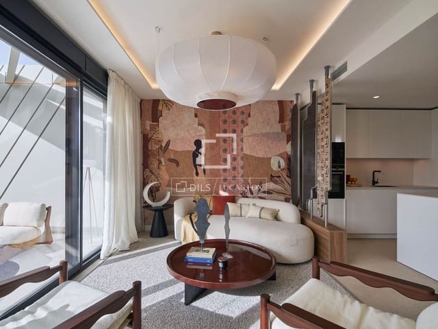 4 bedroom Villa for sale in Madrid city with pool garage - € 1,130,000 (Ref: 8947104)