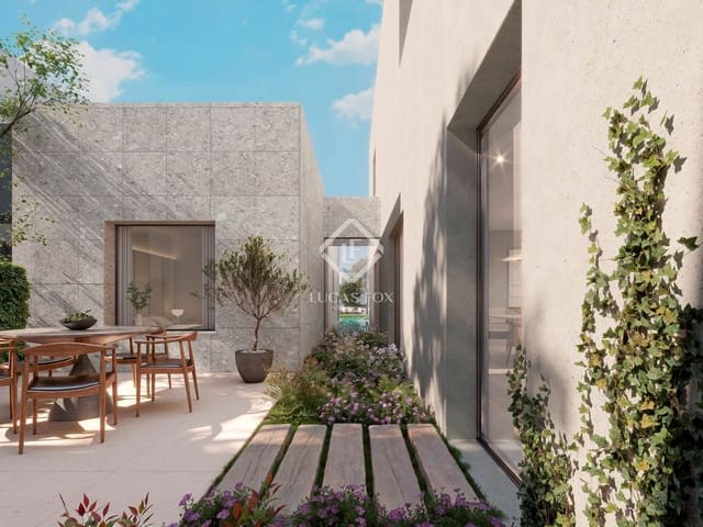 4 soverom Villa til salgs i Madrid by med svømmebasseng garasje - € 1 037 150 (Ref: 8947114)