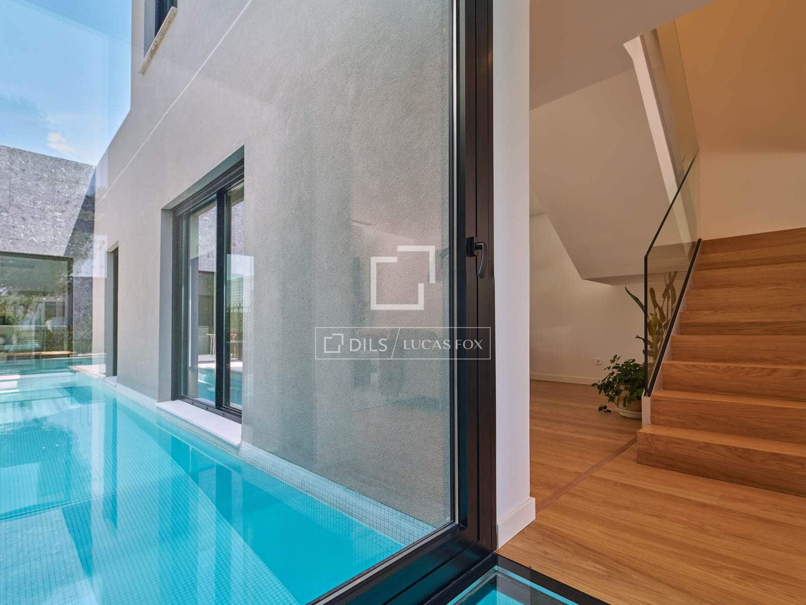 4 soverom Villa til salgs i Madrid by med svømmebasseng garasje - € 1 360 000 (Ref: 8947127)