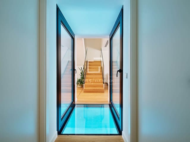 4 soverom Villa til salgs i Madrid by med svømmebasseng garasje - € 1 360 000 (Ref: 8947127)