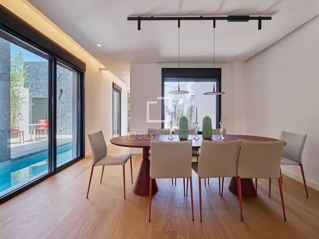 4 soverom Villa til salgs i Madrid by med svømmebasseng garasje - € 1 360 000 (Ref: 8947127)
