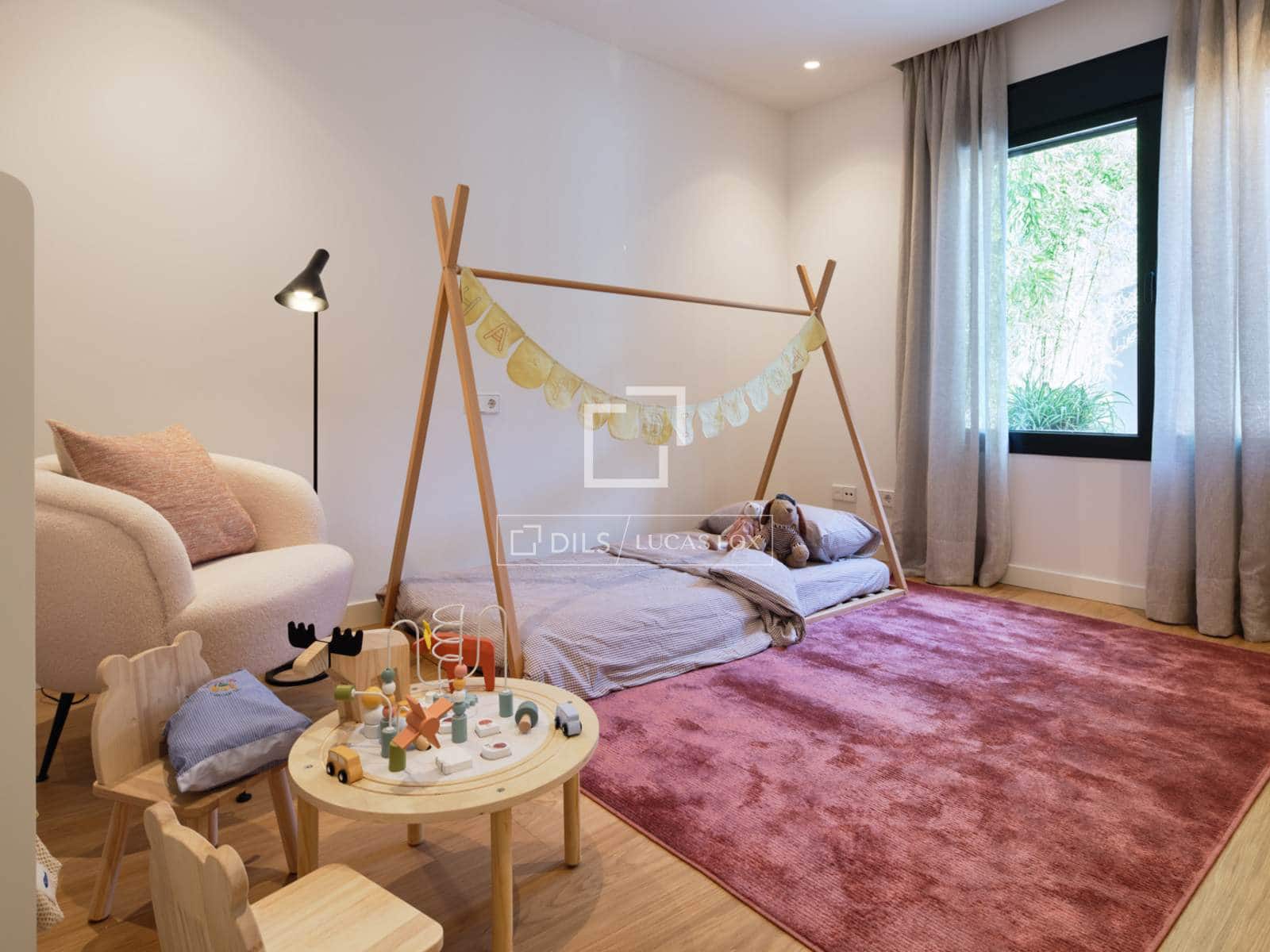 4 soverom Villa til salgs i Madrid by med svømmebasseng garasje - € 1 360 000 (Ref: 8947127)