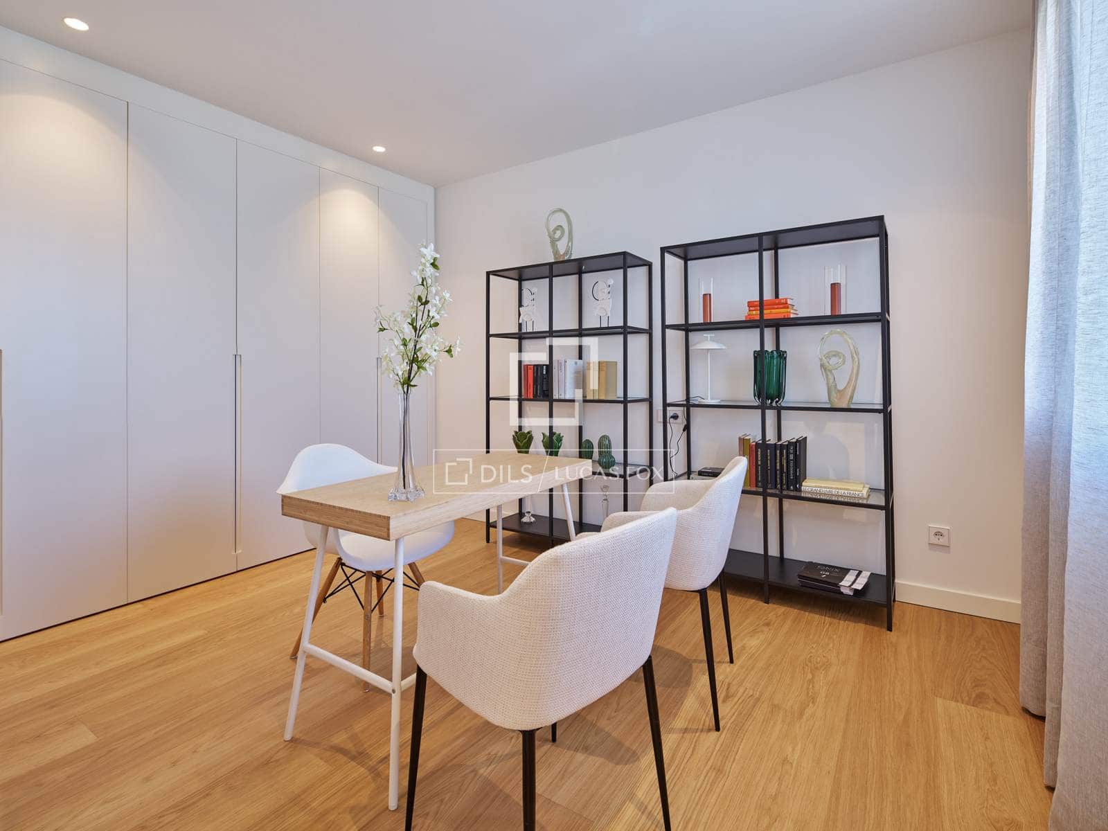 4 soverom Villa til salgs i Madrid by med svømmebasseng garasje - € 1 360 000 (Ref: 8947127)
