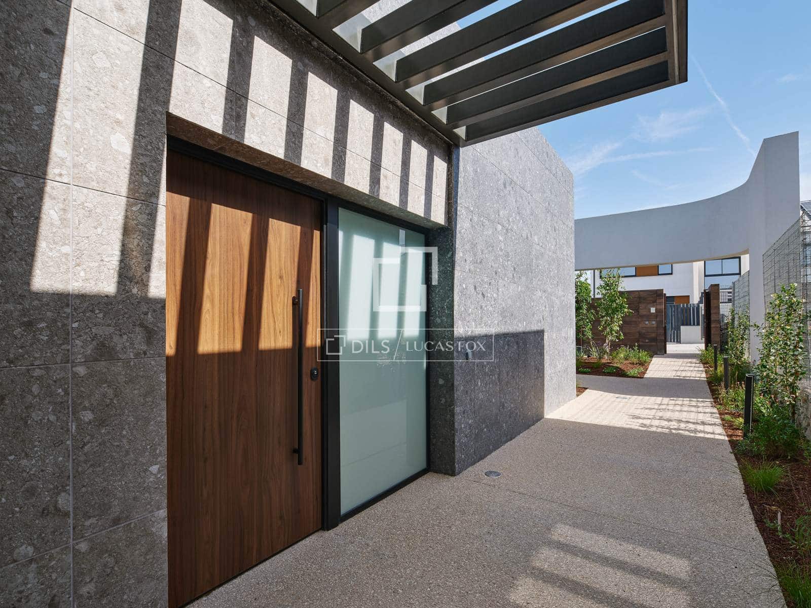 4 soverom Villa til salgs i Madrid by med svømmebasseng garasje - € 1 360 000 (Ref: 8947127)