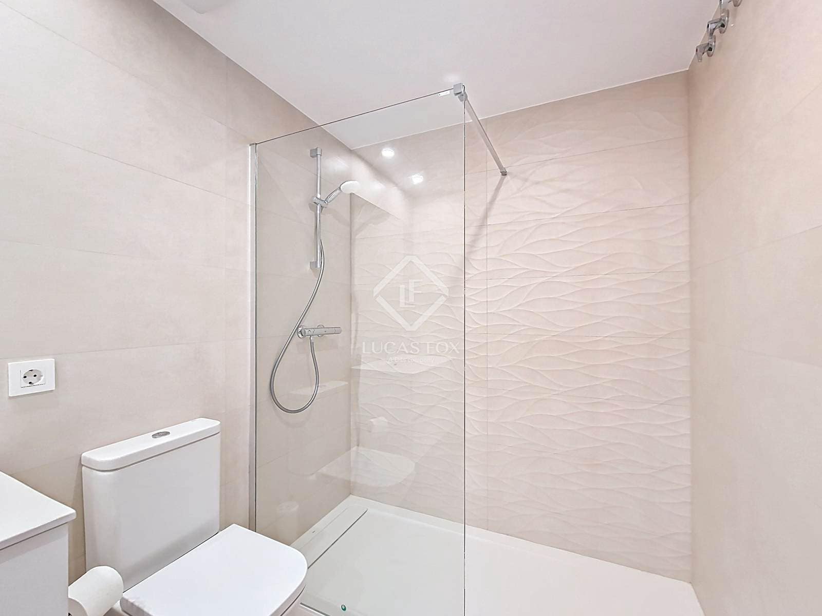 2 bedroom Apartment for rent in Vilanova i la Geltru with pool garage - € 1,630 (Ref: 8947605)