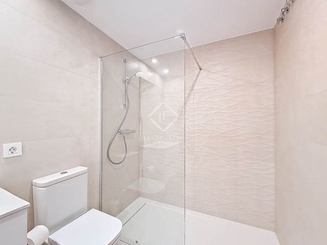 2 bedroom Apartment for rent in Vilanova i la Geltrú with pool garage - € 1,630 (Ref: 8947605)