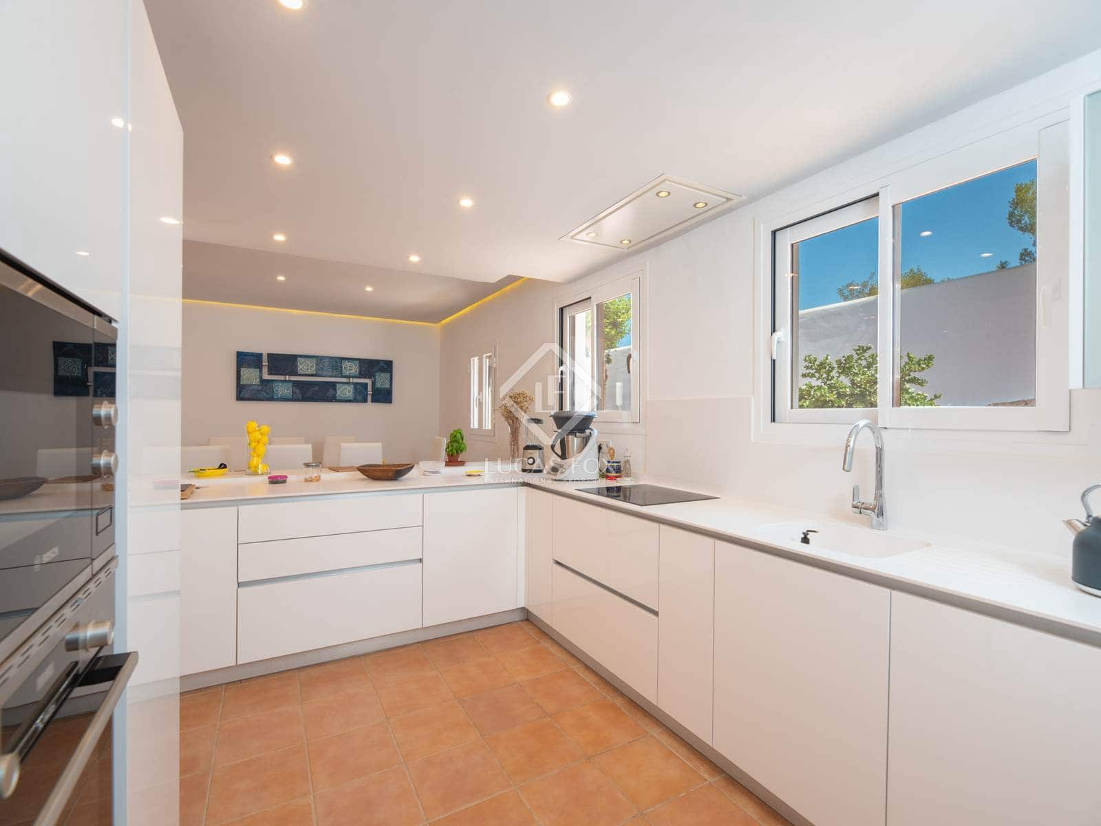 4 sypialnia Willa na sprzedaż w Miasto Ibiza / Eivissa z basenem garażem - 3 950 000 € (Ref: 8947607)