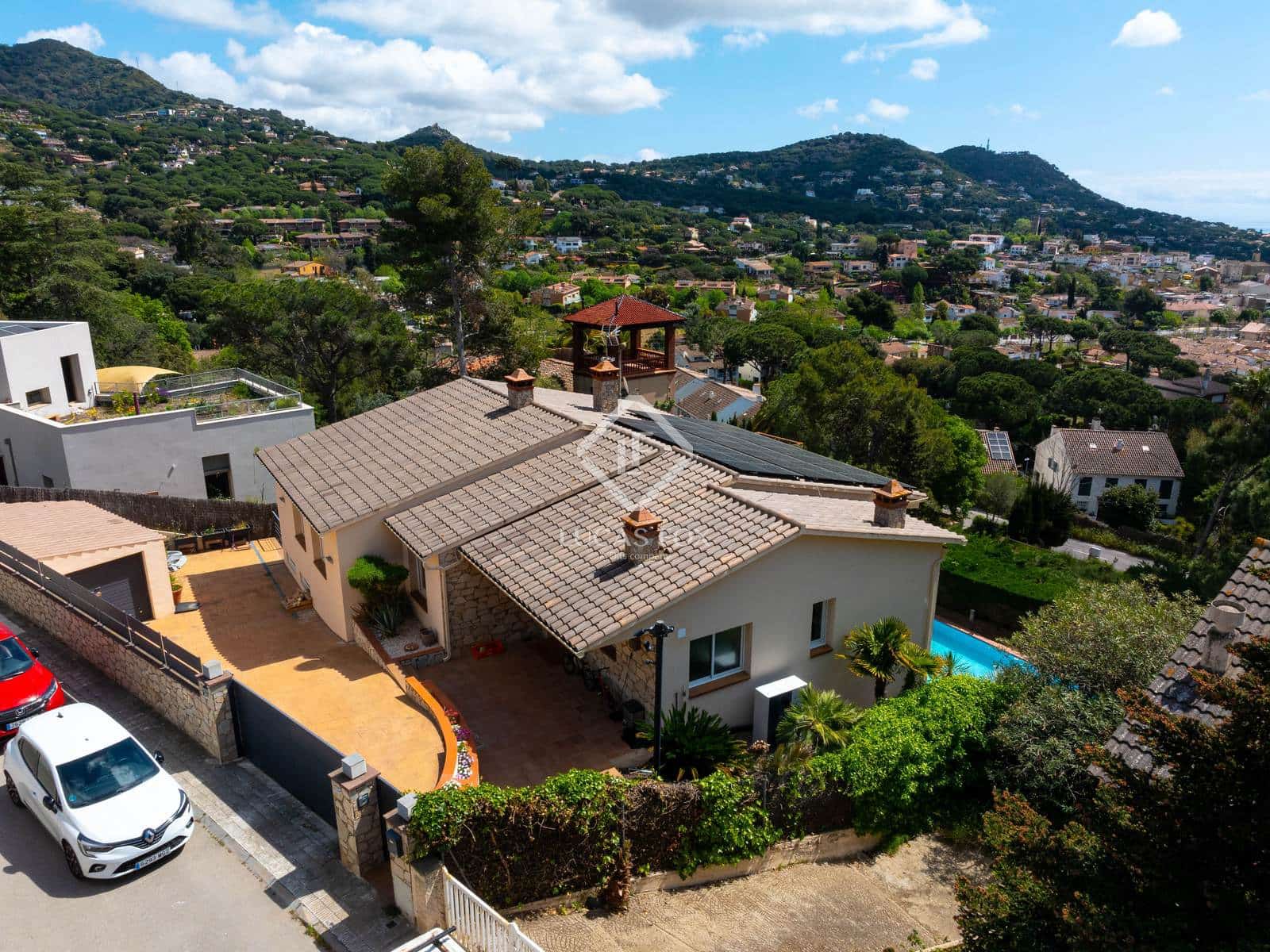 5 soverom Villa til salgs i Cabrils med svømmebasseng garasje - € 995 000 (Ref: 8949254)