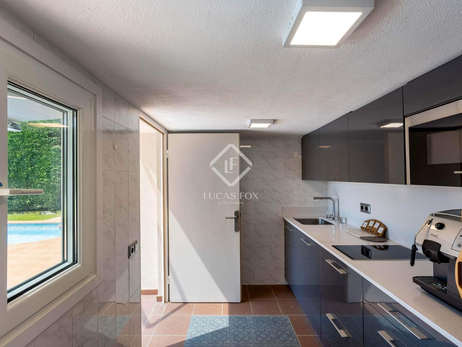 5 soverom Villa til salgs i Cabrils med svømmebasseng garasje - € 995 000 (Ref: 8949254)