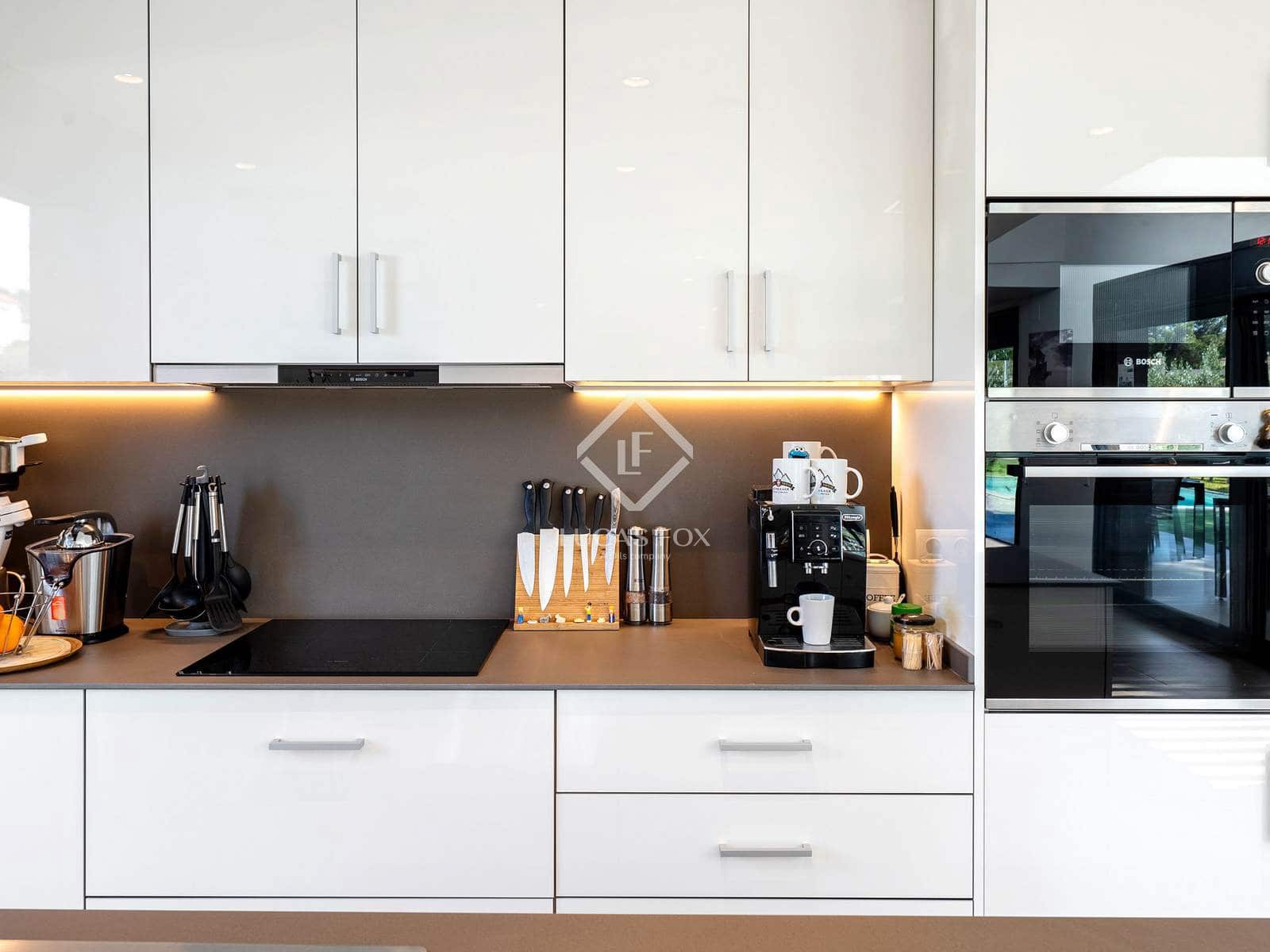 4 soveværelse Villa til salg i L'Ametlla de Mar med garage - € 898.000 (Ref: 8949508)