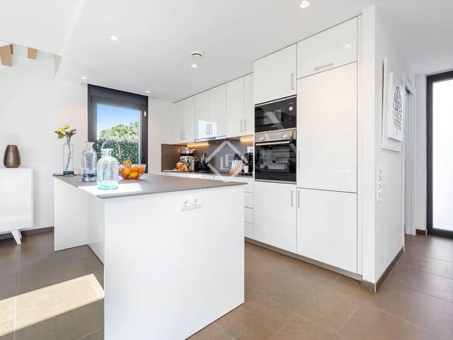 4 soveværelse Villa til salg i L'Ametlla de Mar med garage - € 898.000 (Ref: 8949508)