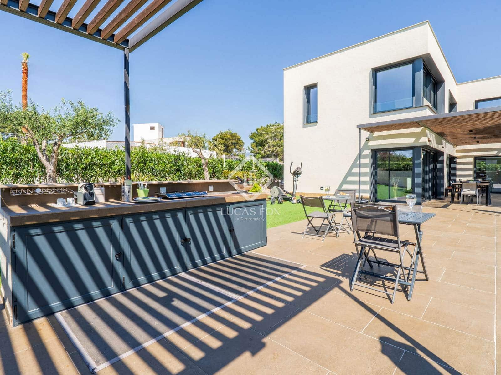 4 soveværelse Villa til salg i L'Ametlla de Mar med garage - € 898.000 (Ref: 8949508)