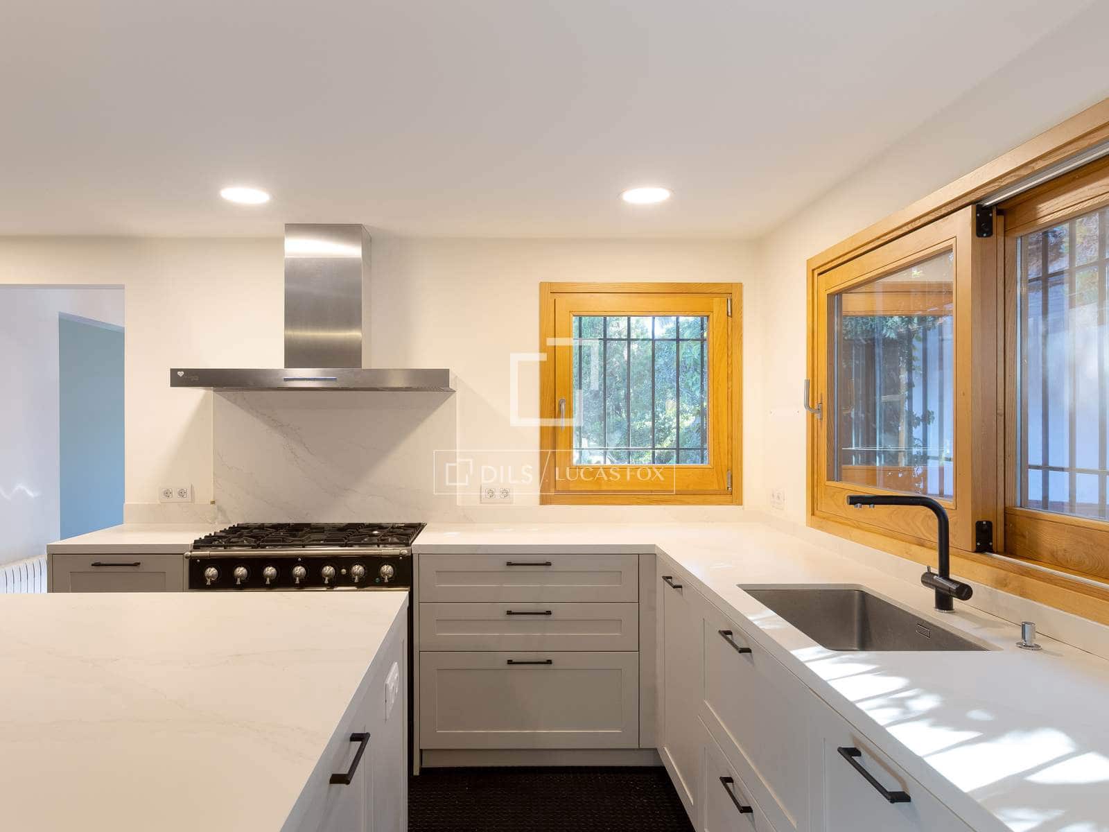 6 makuuhuone Huvila myytävänä paikassa Cabrera de Mar mukana uima-altaan 
autotalli - 1 850 000 € (Ref: 8949727)