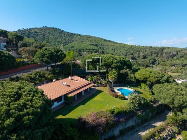 6 slaapkamer Villa te koop in Cabrera de Mar met zwembad garage - € 1.850.000 (Ref: 8949727)