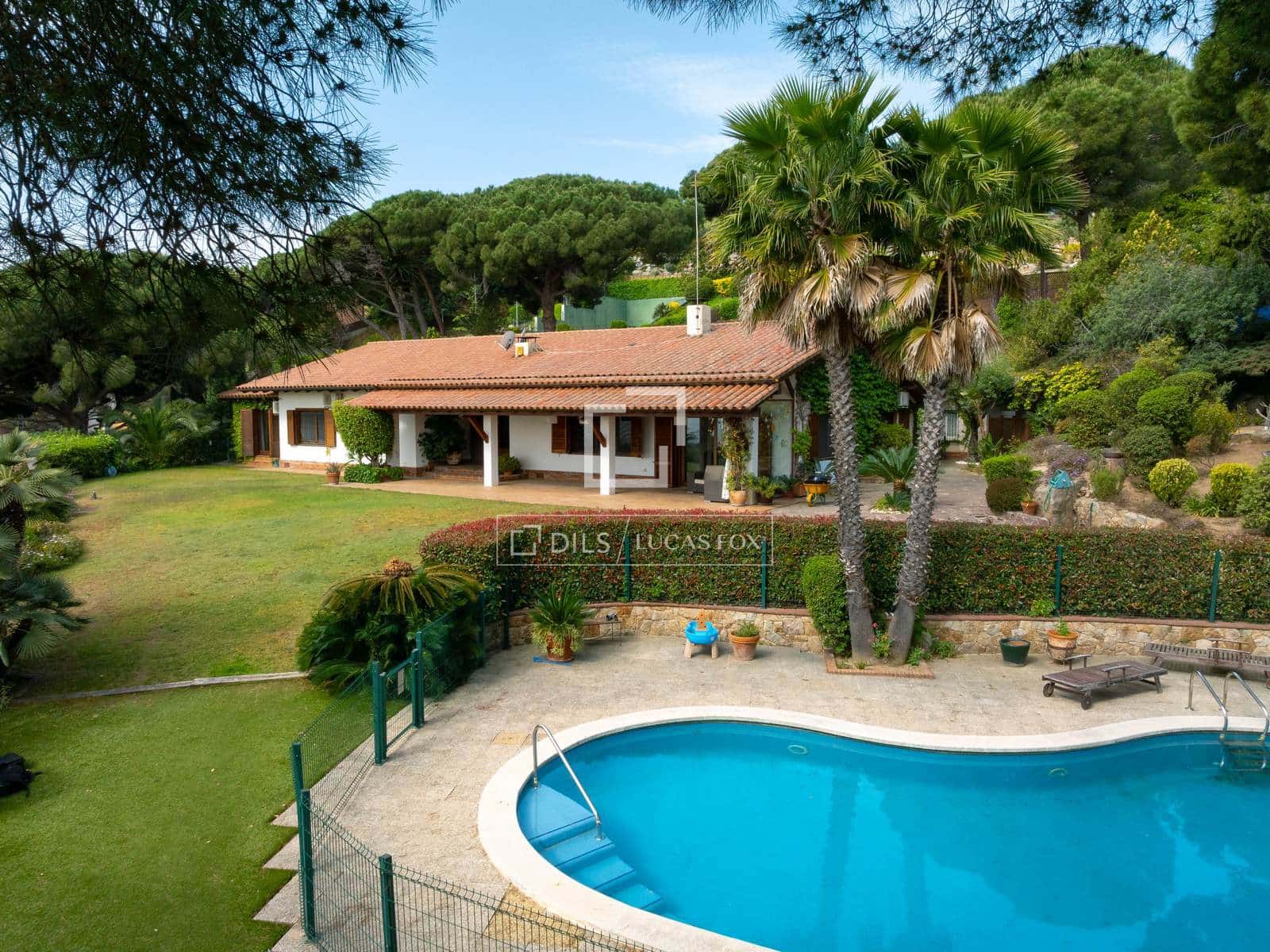 6 bedroom Villa for sale in Cabrera de Mar with pool garage - € 1,850,000 (Ref: 8949727)