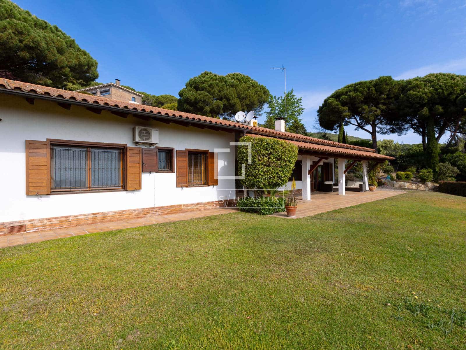 6 bedroom Villa for sale in Cabrera de Mar with pool garage - € 1,850,000 (Ref: 8949727)