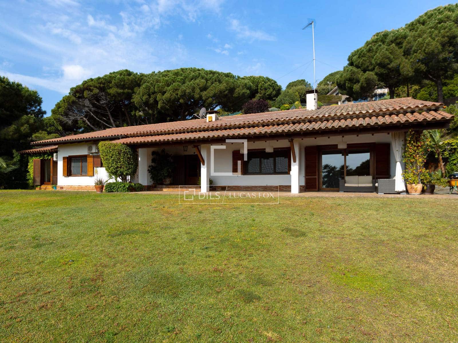 6 bedroom Villa for sale in Cabrera de Mar with pool garage - € 1,850,000 (Ref: 8949727)