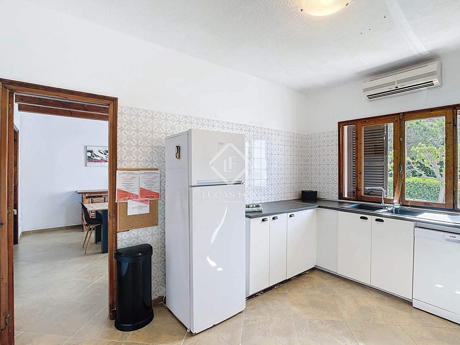 5 slaapkamer Villa te koop in Ciutadella de Menorca met zwembad garage - € 884.000 (Ref: 8951011)