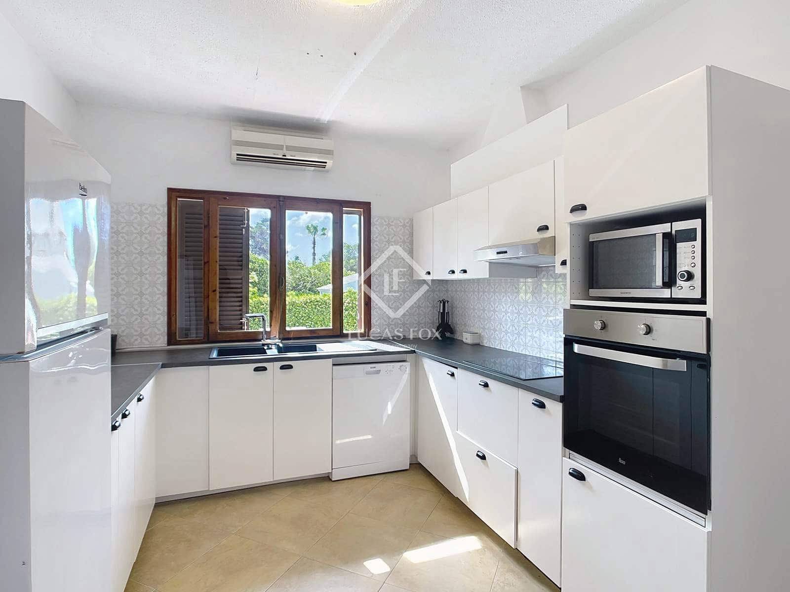 5 slaapkamer Villa te koop in Ciutadella de Menorca met zwembad garage - € 884.000 (Ref: 8951011)