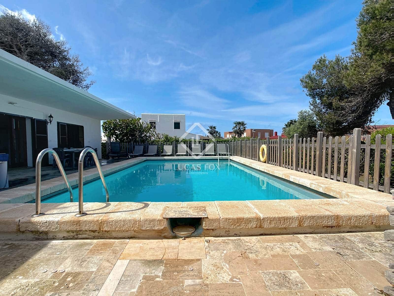 5 slaapkamer Villa te koop in Ciutadella de Menorca met zwembad garage - € 884.000 (Ref: 8951011)