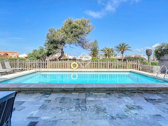 5 soveværelse Villa til salg i Ciutadella de Menorca med swimmingpool garage - € 884.000 (Ref: 8951011)