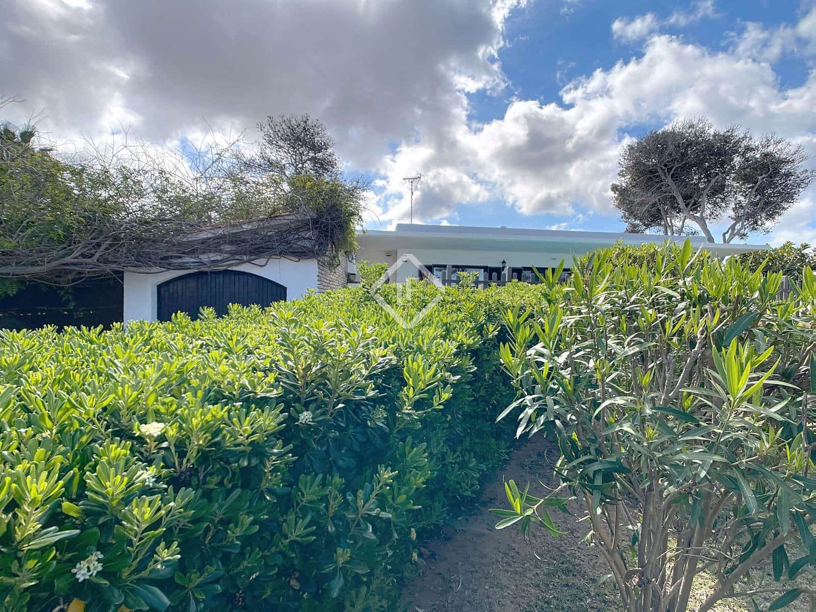 5 slaapkamer Villa te koop in Ciutadella de Menorca met zwembad garage - € 884.000 (Ref: 8951011)