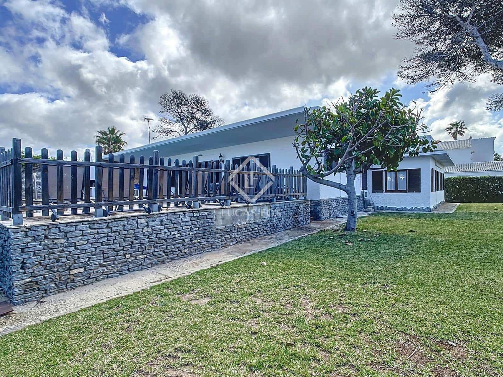 5 slaapkamer Villa te koop in Ciutadella de Menorca met zwembad garage - € 884.000 (Ref: 8951011)