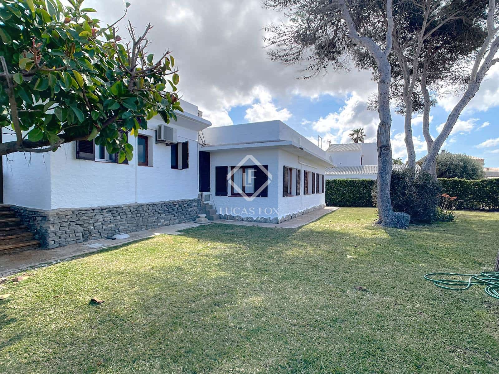 5 slaapkamer Villa te koop in Ciutadella de Menorca met zwembad garage - € 884.000 (Ref: 8951011)