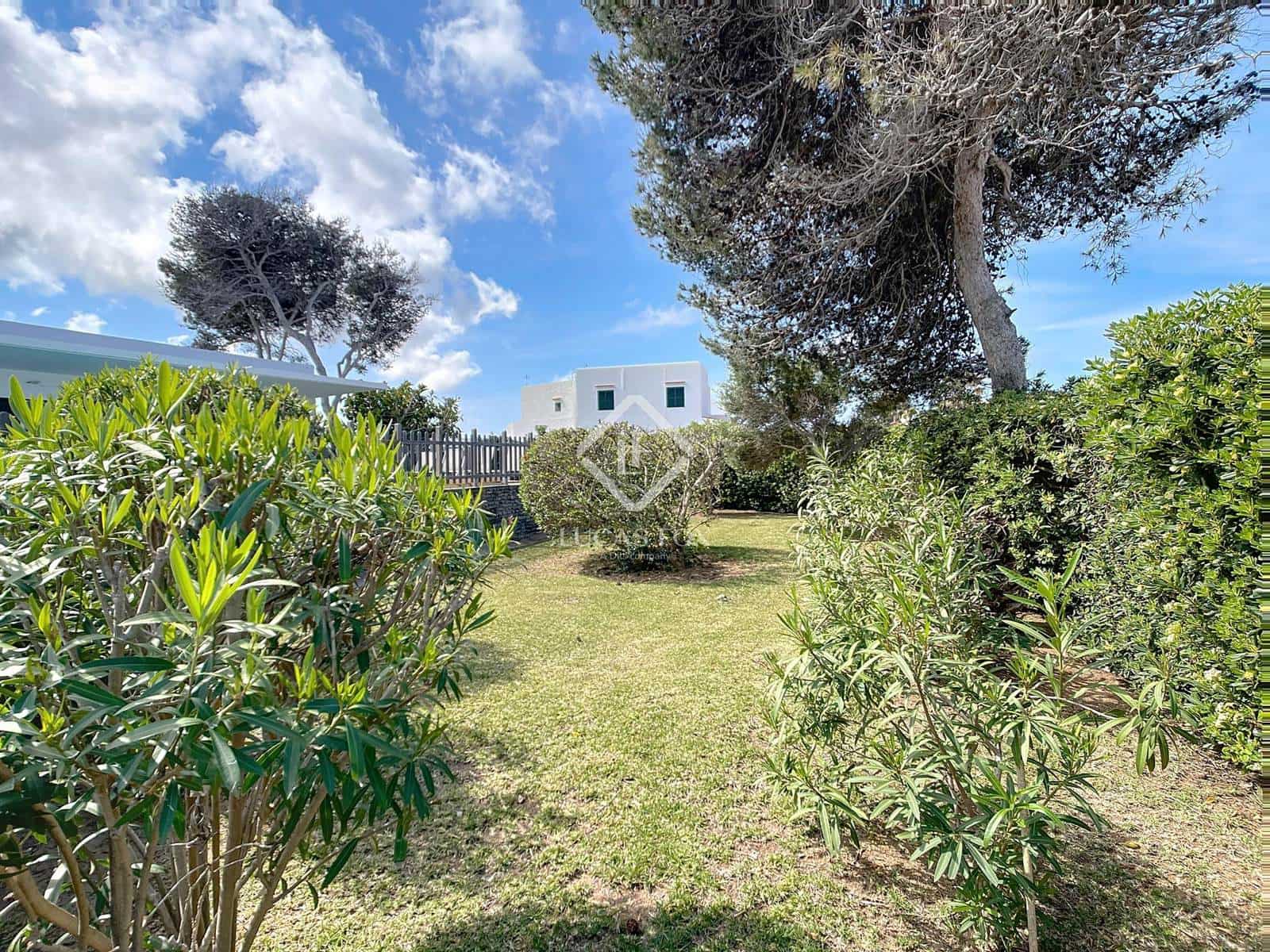 5 slaapkamer Villa te koop in Ciutadella de Menorca met zwembad garage - € 884.000 (Ref: 8951011)